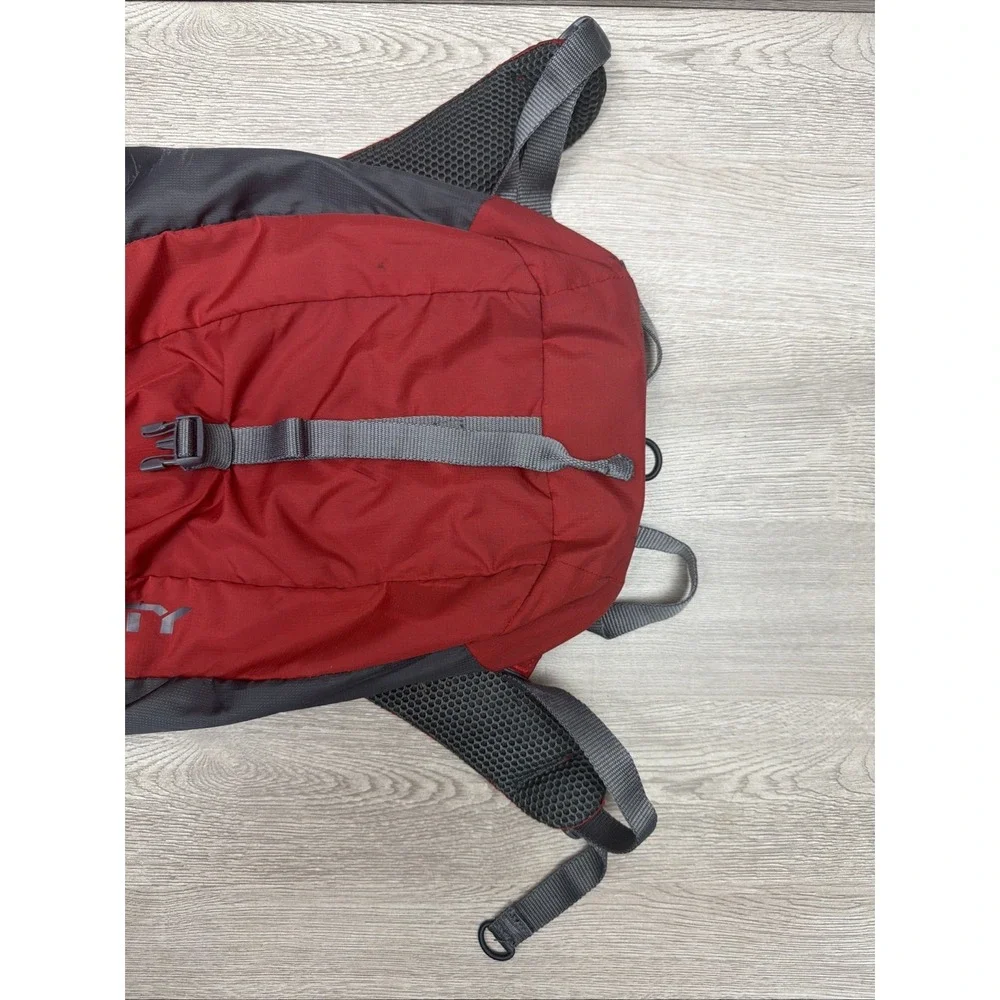 Kelty Basin 15L Red Hiking Daypack Backpack Padded Shoulders Laptop Sleeve